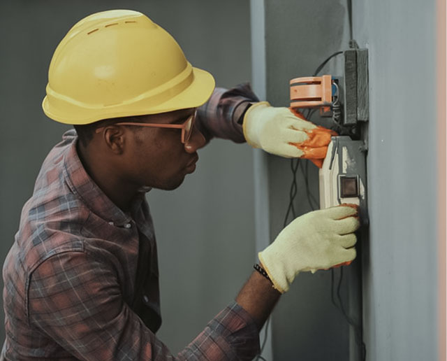 Tomada Esquentando em Indaiatuba: Confira 4 Motivos eletricista carlos silva